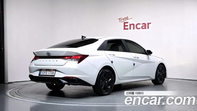 Hyundai Avante CN7 — Фото автомобиля 2