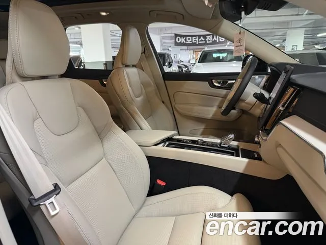 Volvo XC60 Generation 2 — Фото автомобиля 10