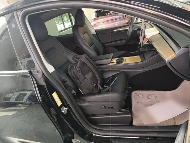 Tesla Model Y — Фото автомобиля 24
