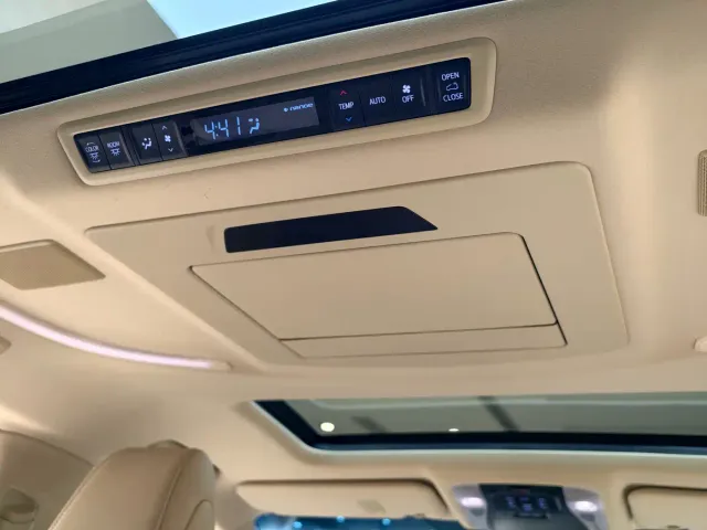 Toyota Vellfire — Фото автомобиля 11