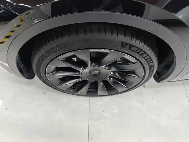 Tesla Model Y — Фото автомобиля 22