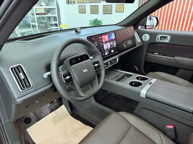 Li Auto L9 — Фото автомобиля 15