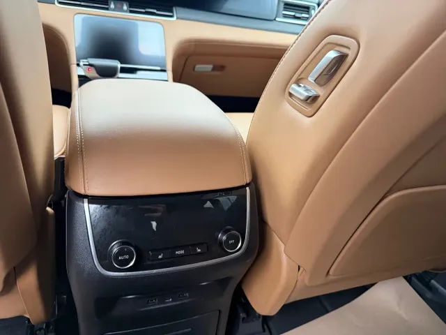 Li Auto ONE — Фото автомобиля 8