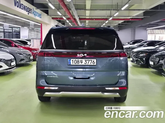 Kia Carnival Generation 4 — Фото автомобиля 3