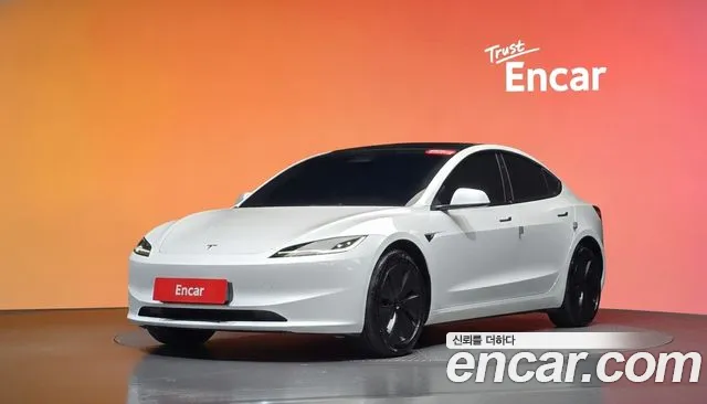 Фотография автомобиля — Tesla Model 3