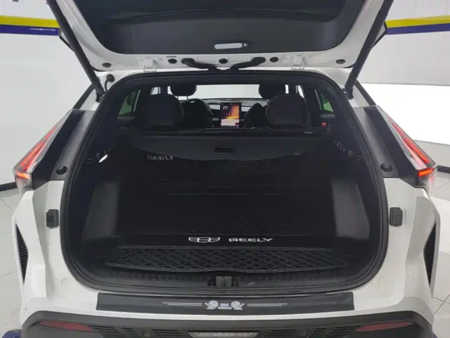 Geely Boyue — Фото автомобиля 4