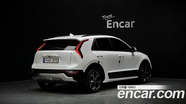 Kia Niro The All New Niro Signature — Фото автомобиля 2