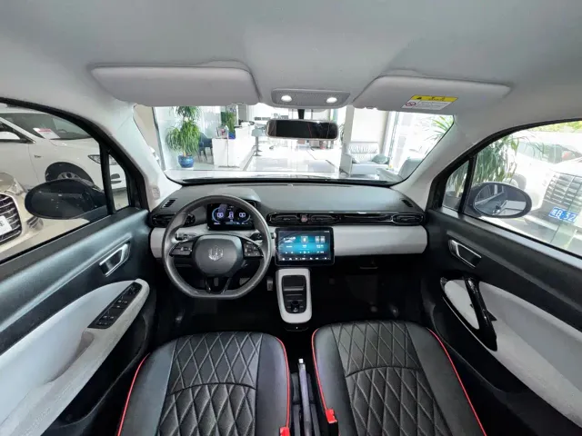 Leapmotor T03 — Фото автомобиля 16