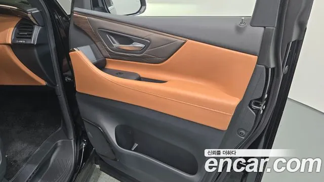 Toyota Alphard — Фото автомобиля 20