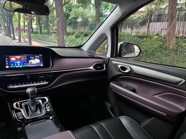 GAC Trumpchi M6 — Фото автомобиля 9