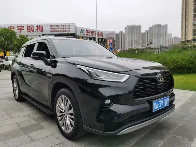 Toyota Highlander — Фото автомобиля 2