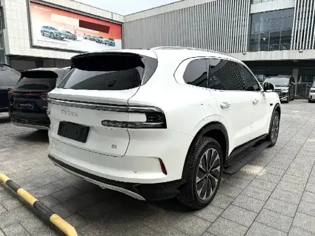 Zeekr 8X — Фото автомобиля 8
