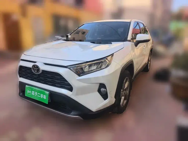Фотография автомобиля — Toyota RAV4