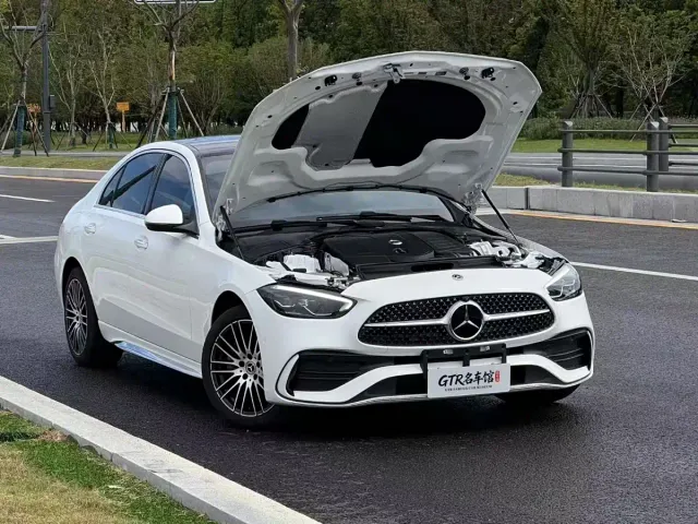 Mercedes-Benz C-Class — Фото автомобиля 2