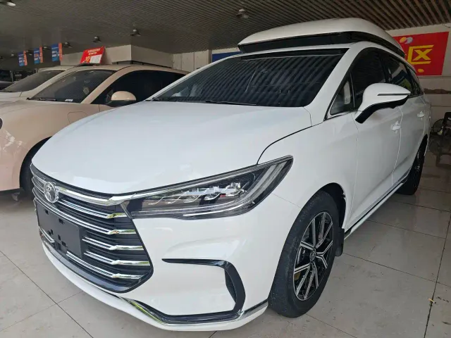 Фотография автомобиля — BYD Song MAX