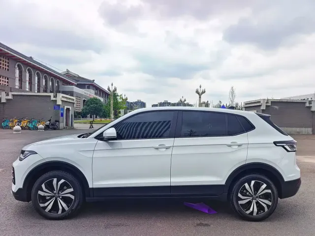 Volkswagen Tharu 2025 Model Rising Star 1.5L Advance Edition — Фото автомобиля 3
