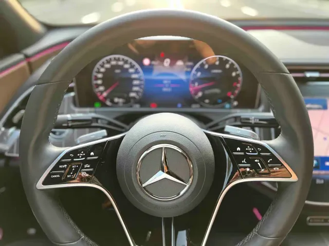Mercedes-Benz E-Class — Фото автомобиля 8
