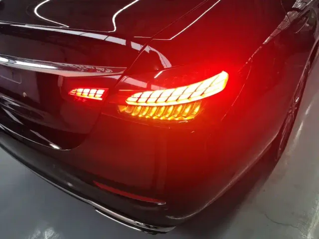 Mercedes-Benz E-Class — Фото автомобиля 7
