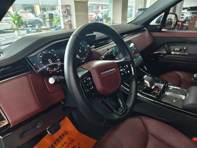 Land Rover Range Rover Sport — Фото автомобиля 7