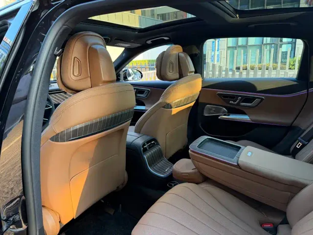 Mercedes-Benz E-Class — Фото автомобиля 11