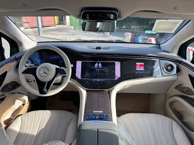 Mercedes-Benz EQS SUV — Фото автомобиля 9
