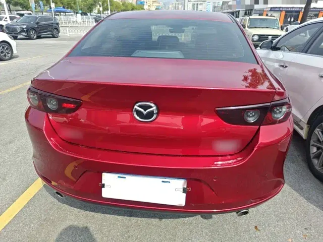 Mazda Axela — Фото автомобиля 5