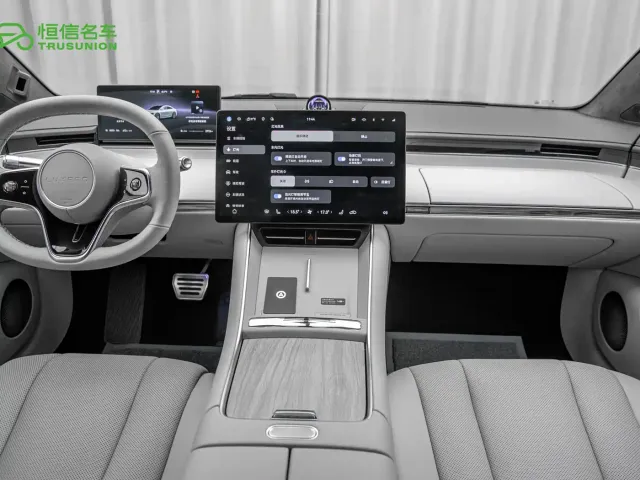 Luxeed S7 — Фото автомобиля 13