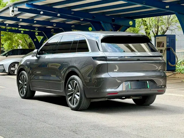 Li Auto L6 — Фото автомобиля 12