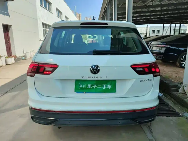 Volkswagen Tiguan L — Фото автомобиля 5