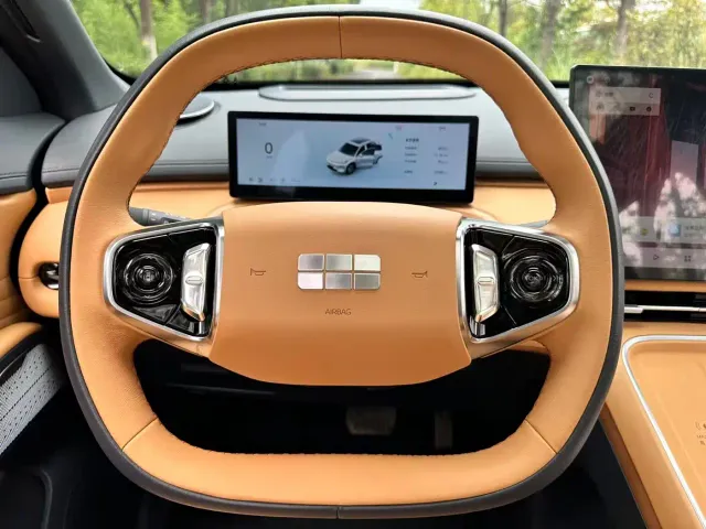 Geely Galaxy Starship 7 EM-i — Фото автомобиля 16