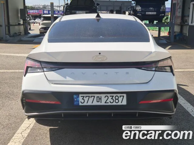 Hyundai Avante CN7 — Фото автомобиля 3
