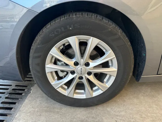 Roewe i5 — Фото автомобиля 5
