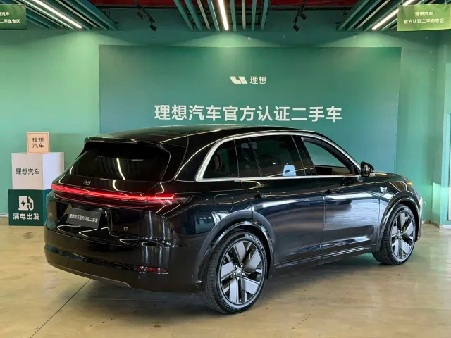 Li Auto L7 — Фото автомобиля 4