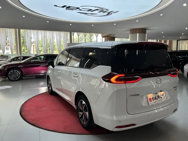 GAC Trumpchi M6 — Фото автомобиля 7