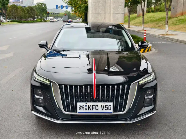 Hongqi H5 — Фото автомобиля 2