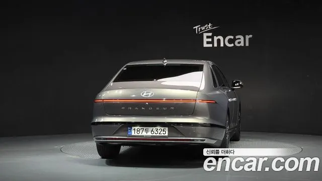 Hyundai Grandeur Grandeur (GN7) 2.5 Бензин 2WD — Фото автомобиля 3