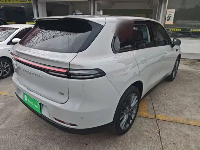 Leapmotor C10 — Фото автомобиля 6