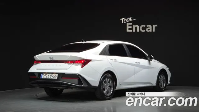 Hyundai Avante CN7 — Фото автомобиля 2