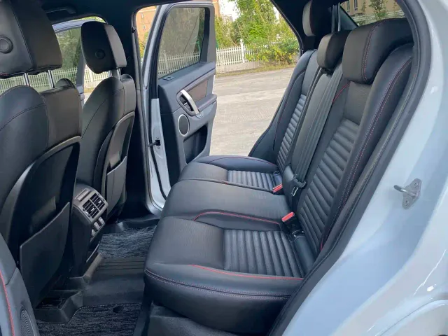 Land Rover Discovery Sport — Фото автомобиля 5
