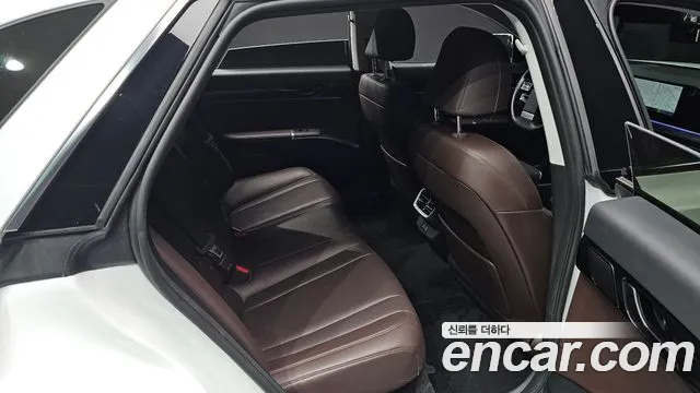 Hyundai Grandeur GN7 — Фото автомобиля 12