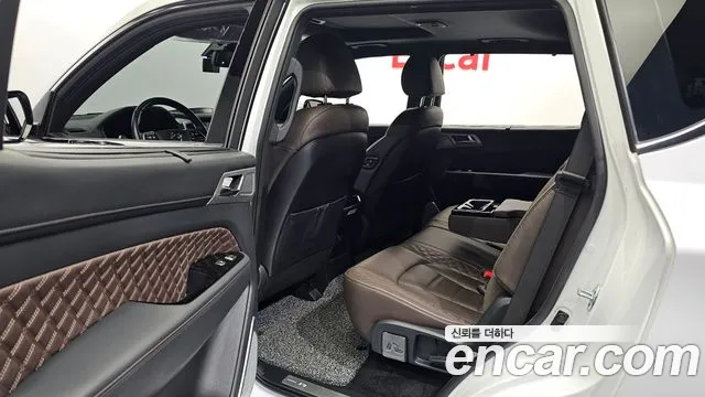 KG_Mobility_Ssangyong Rexton — Фото автомобиля 11