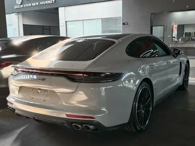 Porsche Panamera — Фото автомобиля 13