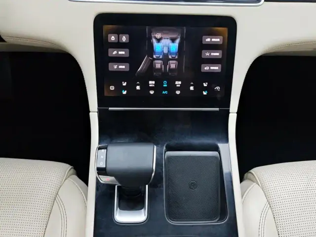 Li Auto ONE — Фото автомобиля 16
