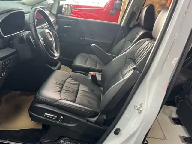 Honda Elysion — Фото автомобиля 10