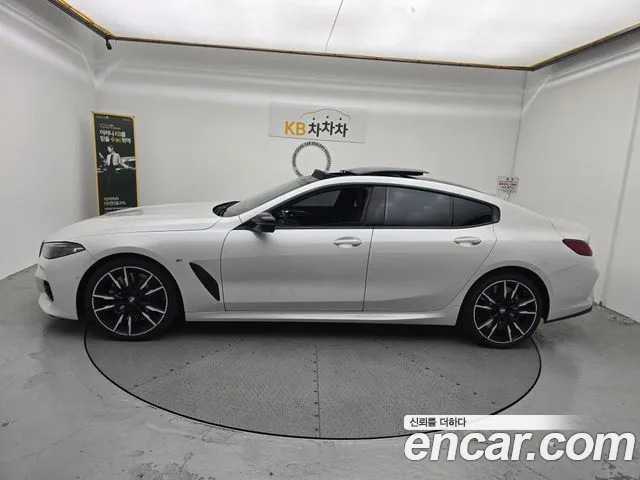 BMW 8 Series G15 — Фото автомобиля 3