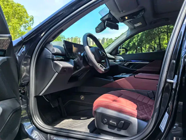 BMW 5 Series — Фото автомобиля 6