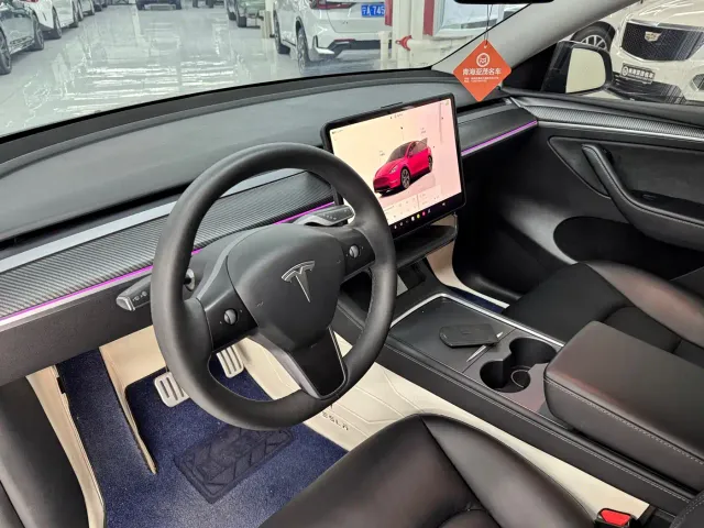 Tesla Model Y — Фото автомобиля 8
