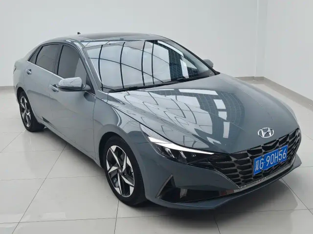 Hyundai Elantra — Фото автомобиля 4