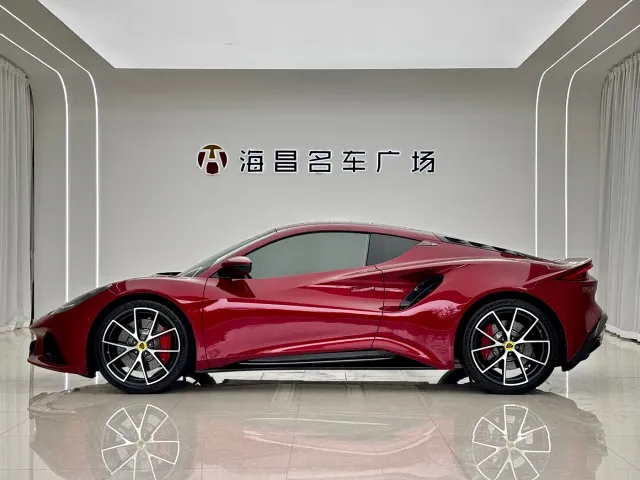 Lotus Emira — Фото автомобиля 17