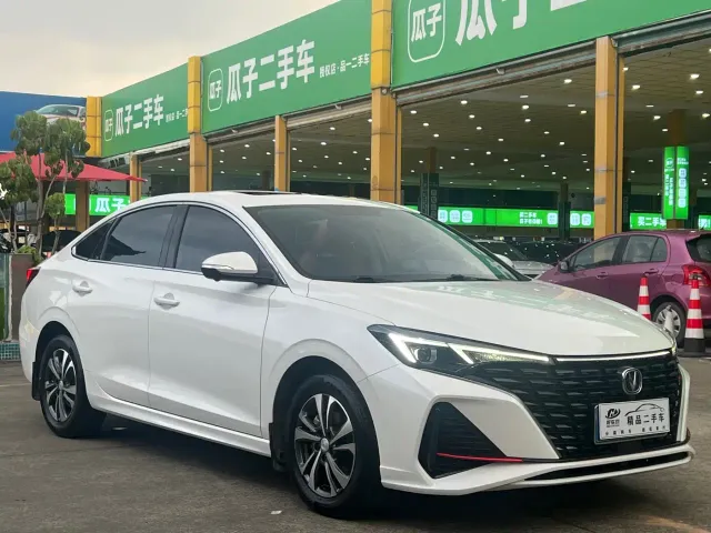 Changan Eado — Фото автомобиля 3
